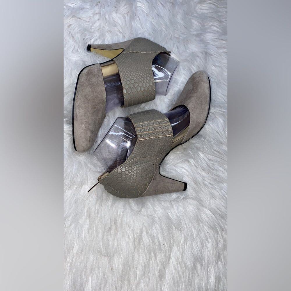 Bella Vita Heels - Picture 13 of 14